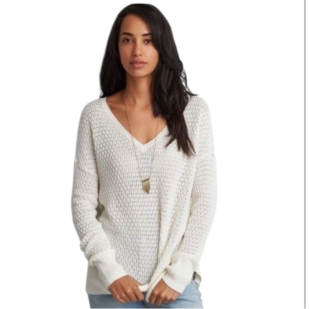 American Eagle Outfitters V-Neck Sweater